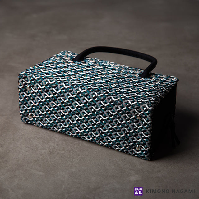 利休バッグ 琥珀織 鱗柄 黒