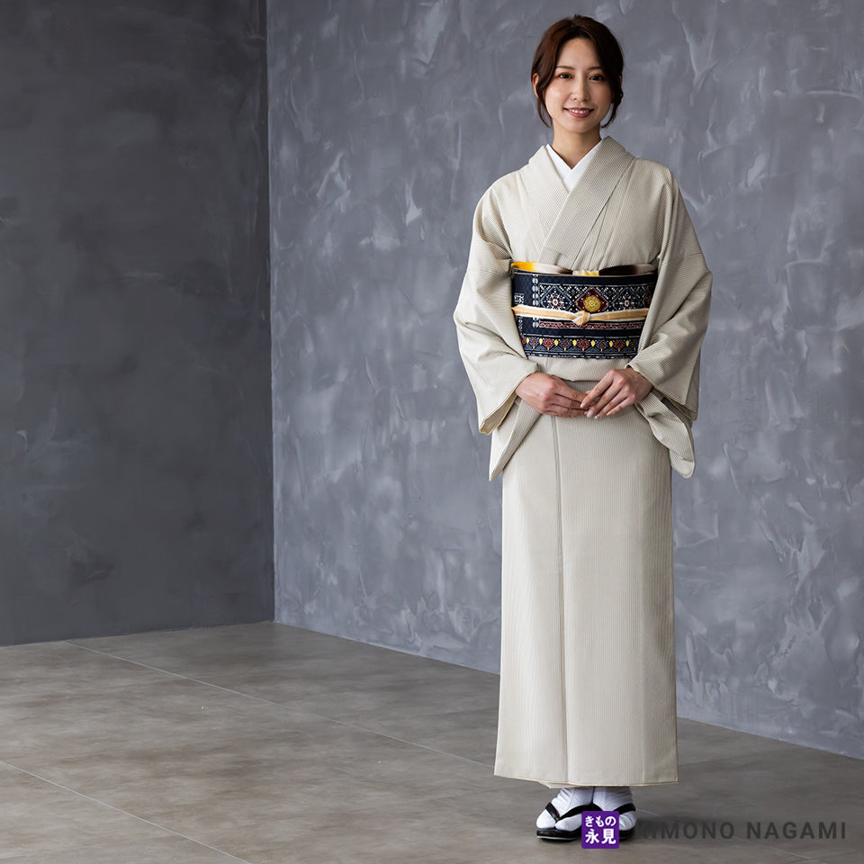 アンティーク✿︎正絹レトロモダン模様ちりめん小紋きもの | 国華黒 -洋服染め替えリフォーム・アンティーク着物販売- 美品昭和レトロ　着物小紋　シック　連続模様　広襟