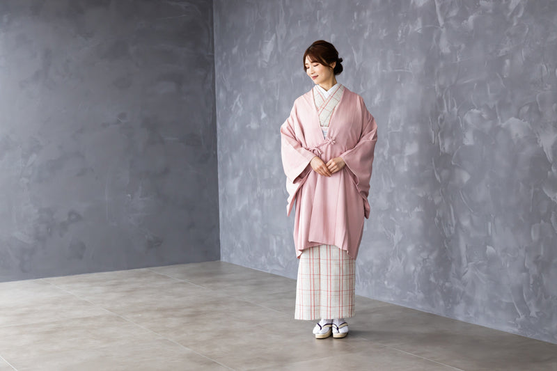 👘着物用コートの脱ぎ方は難しい？美しく脱ぐ方法＆コンパクトなたたみ方を画像で解説！【道中着・道行】