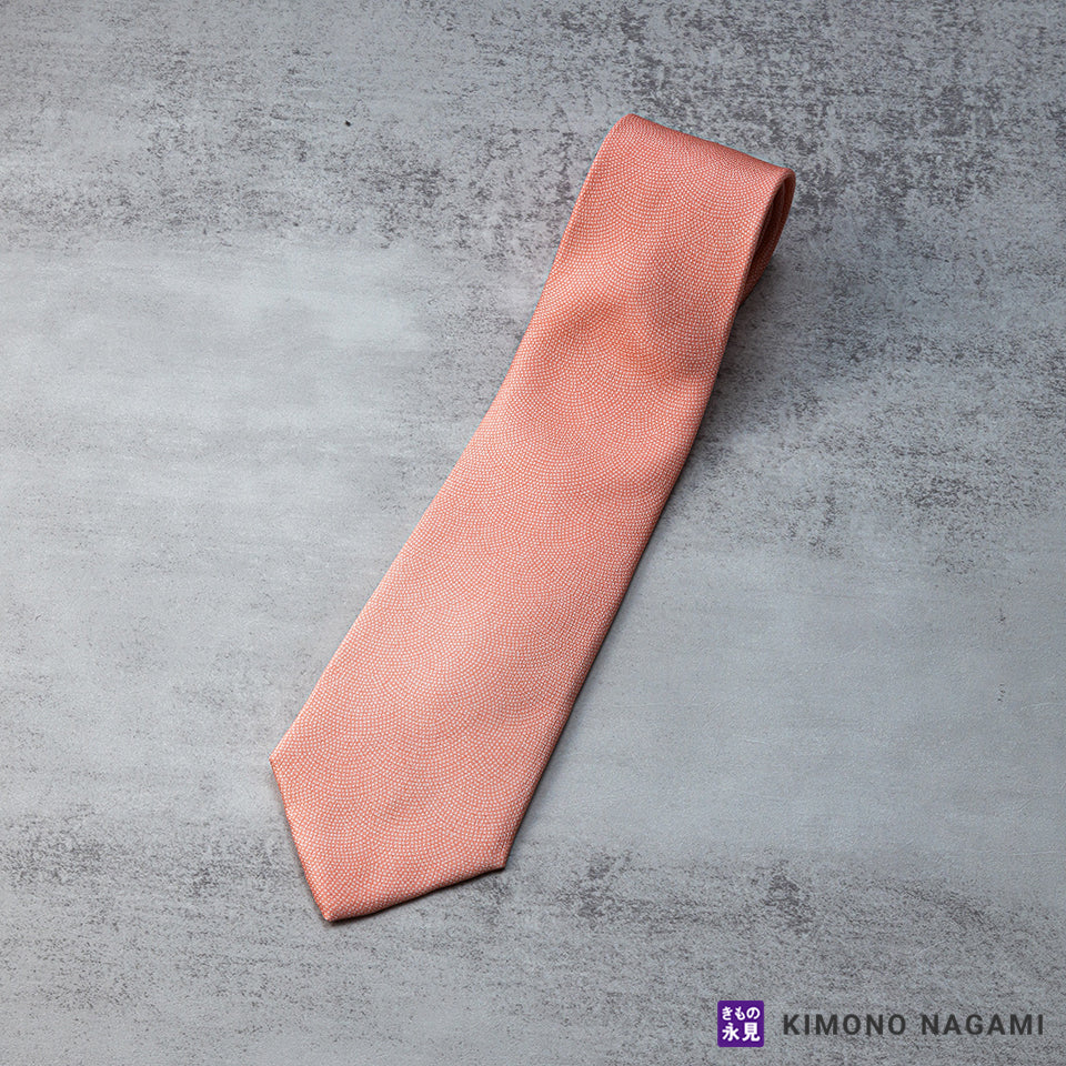 江戸小紋ネクタイ 手染め 廣瀬雄一謹製 極鮫 ピンク – きもの永見公式